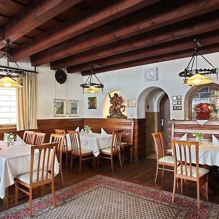 Traubenbraeu Отель Крумбах