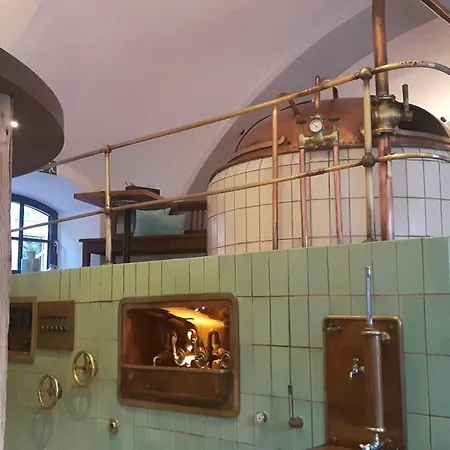 Отель Traubenbraeu
