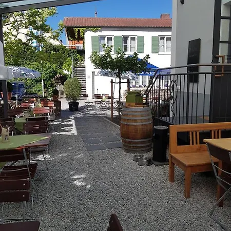 Отель Traubenbraeu Крумбах