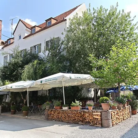 加斯托夫特劳本布劳酒店 3* 克伦巴赫