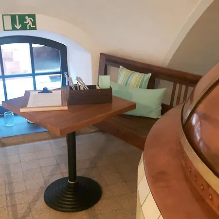 加斯托夫特劳本布劳酒店 3* 克伦巴赫